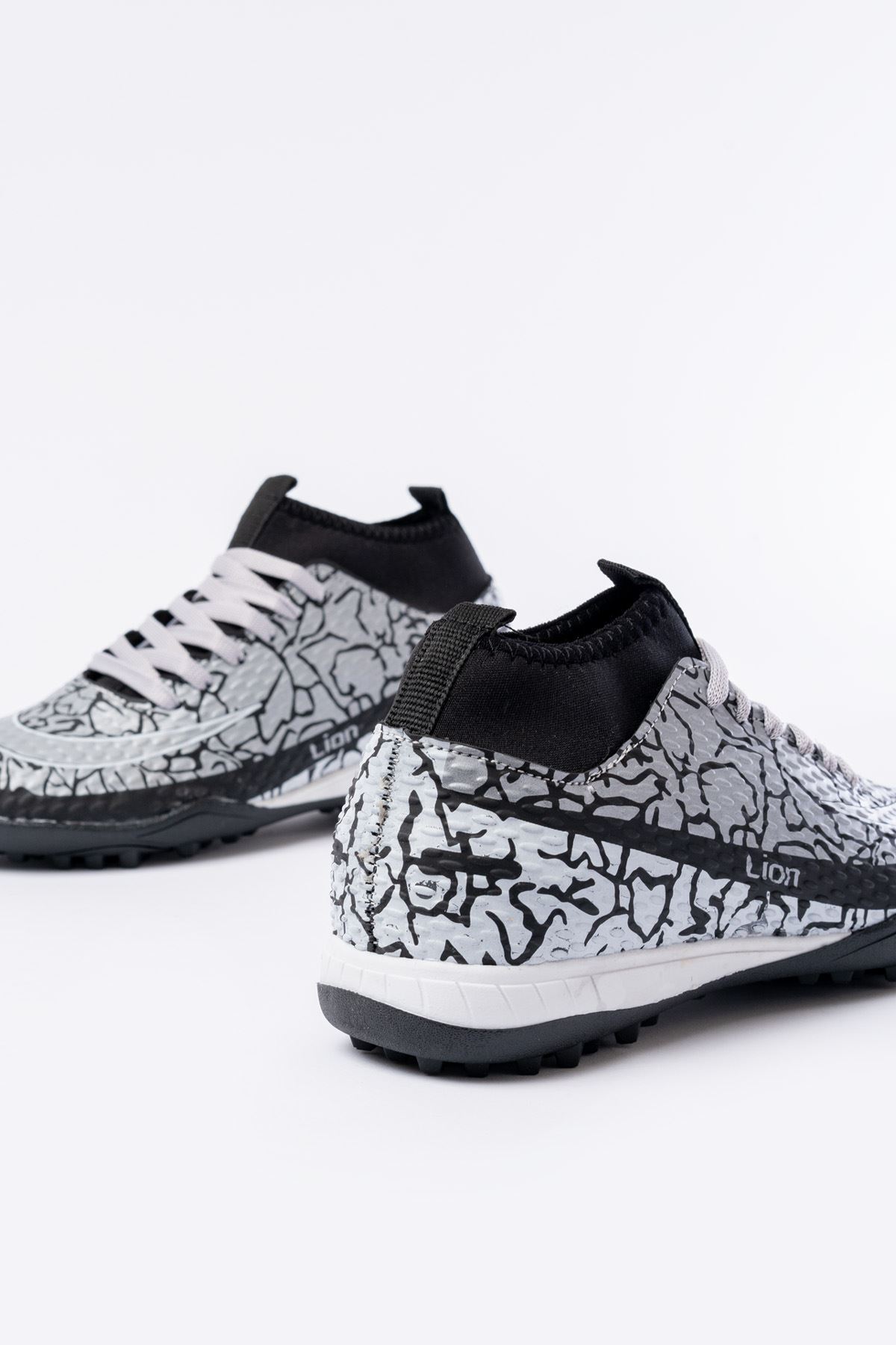 Freemax Garantili Çoraplı Çocuk Halı Saha Futbol Ayakkabısı Freemax.1071CCKHS Siyah Gümüş