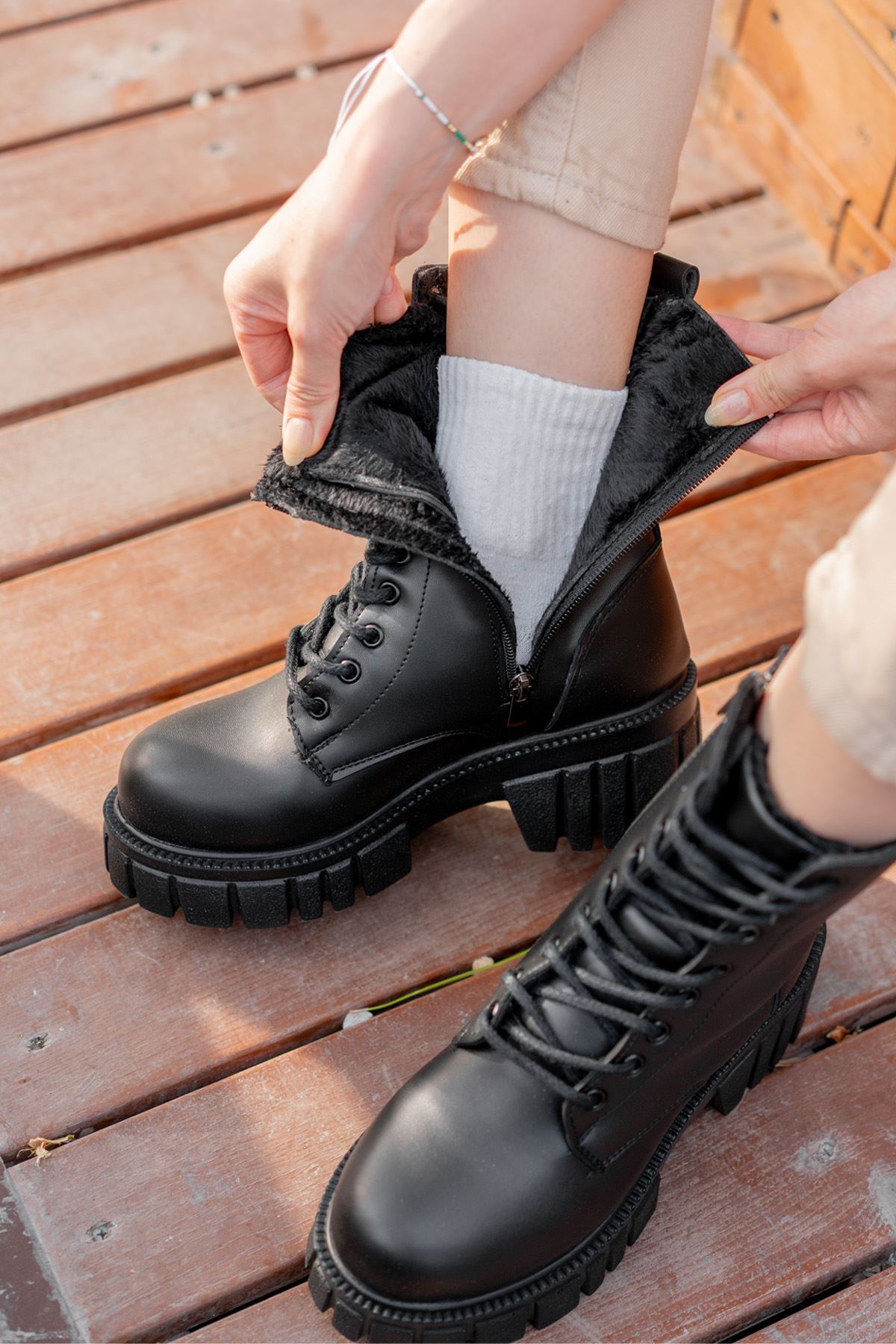 Freemax Kadın Ortopedik İç Taban içi Kürklü Su Geçirmez Kaymaz Kauçuk Taban Garantili Kışlık Bot Siyah