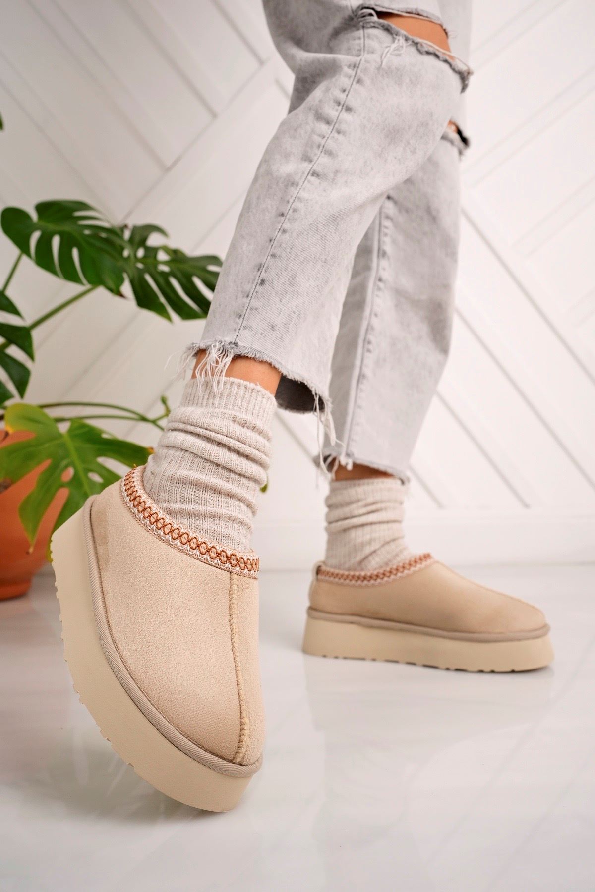 Freemax Kadın Garantili İçi Kürklü Hafif Yüksek Taban Mini Sabo Ev Terliği Uggsabo503 Bej