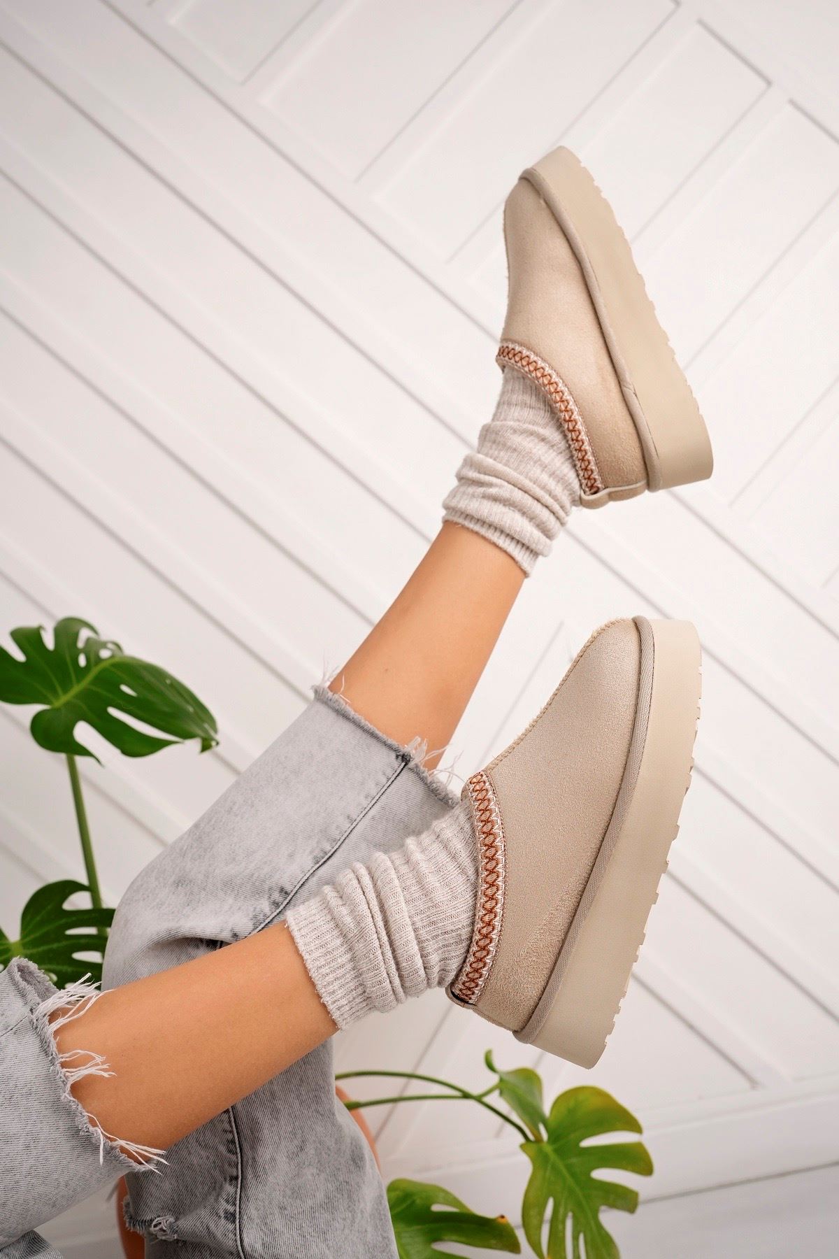 Freemax Kadın Garantili İçi Kürklü Hafif Yüksek Taban Mini Sabo Ev Terliği Uggsabo503 Bej