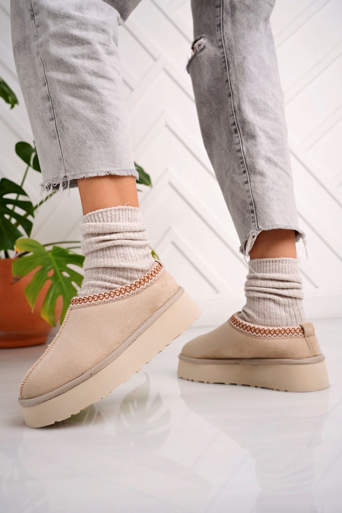 Freemax Kadın Garantili İçi Kürklü Hafif Yüksek Taban Mini Sabo Ev Terliği Uggsabo503 Bej