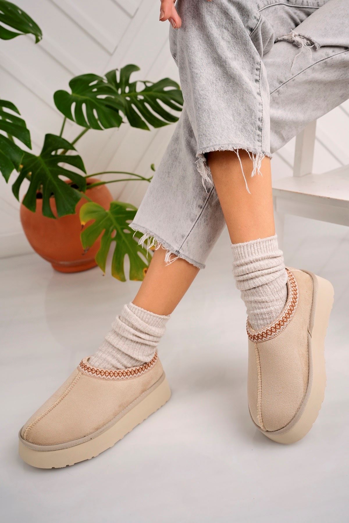 Freemax Kadın Garantili İçi Kürklü Hafif Yüksek Taban Mini Sabo Ev Terliği Uggsabo503 Bej