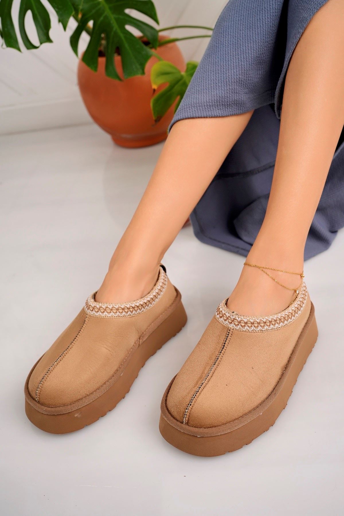 Freemax Kadın Garantili İçi Kürklü Hafif Yüksek Taban Mini Sabo Ev Terliği Uggsabo503 Vizon