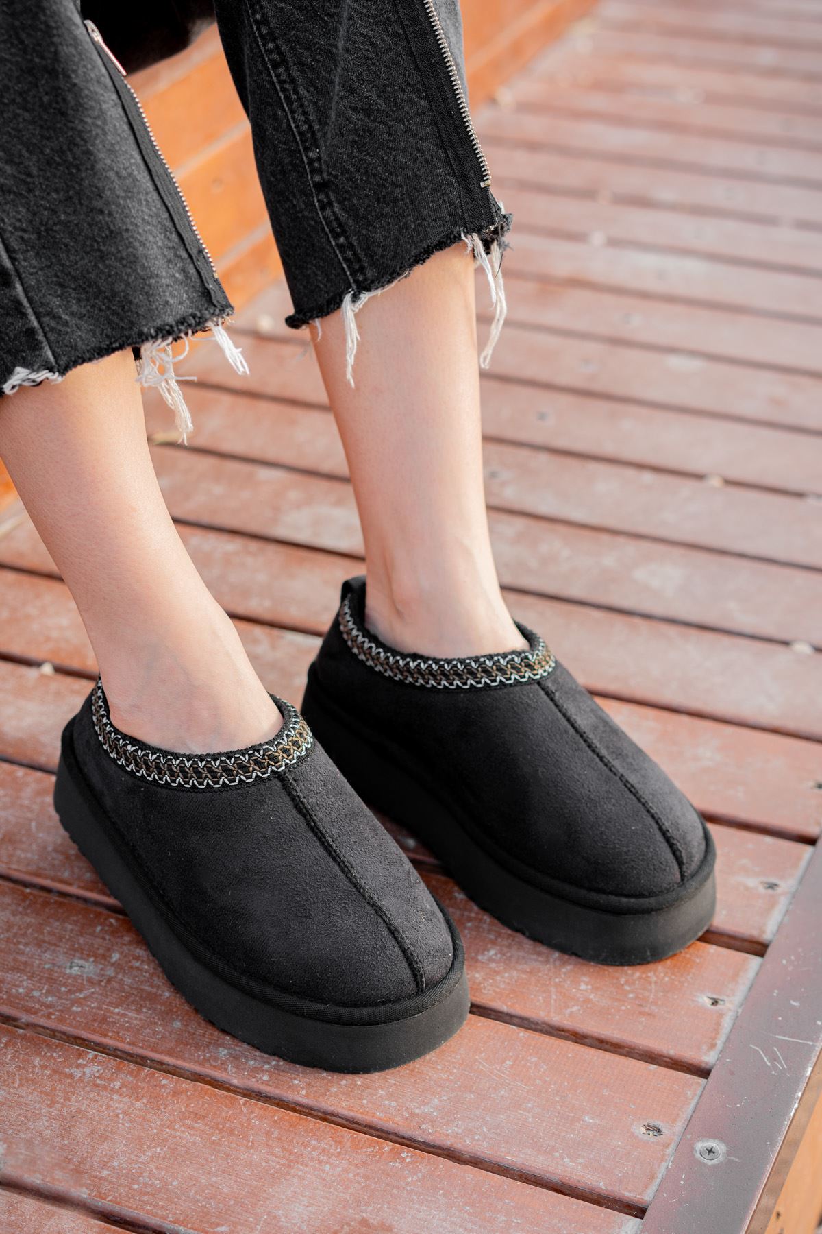 Freemax Kadın Garantili İçi Kürklü Hafif Yüksek Taban Mini Sabo Ev Terliği Uggsabo503 Siyah