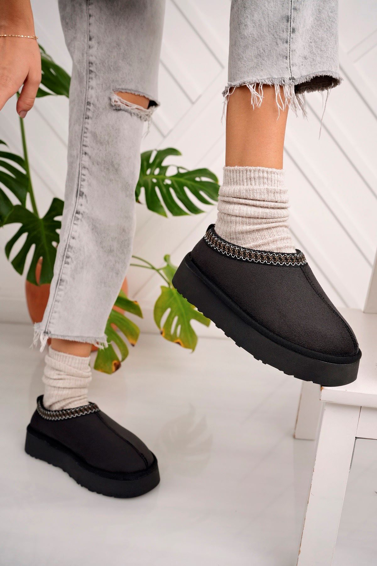 Freemax Kadın Garantili İçi Kürklü Hafif Yüksek Taban Mini Sabo Ev Terliği Uggsabo503 Siyah