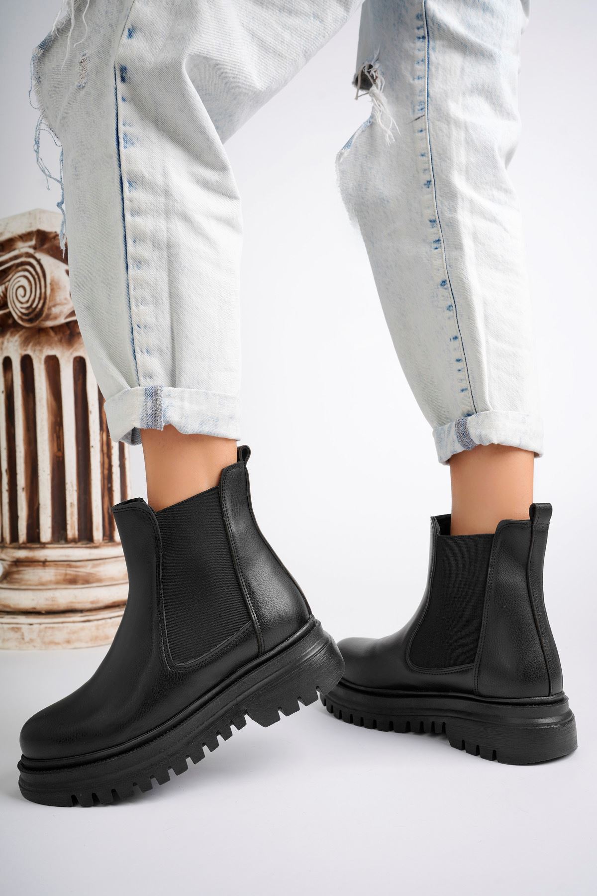 Freemax Su Geçirmez İçi Kürklü Yüksek Taban Yanlar Lastikli Çok Hafif Taban Garantili Kışlık Kadın Bot Çizme Freemax.ZEN.BOT.2223 Siyah