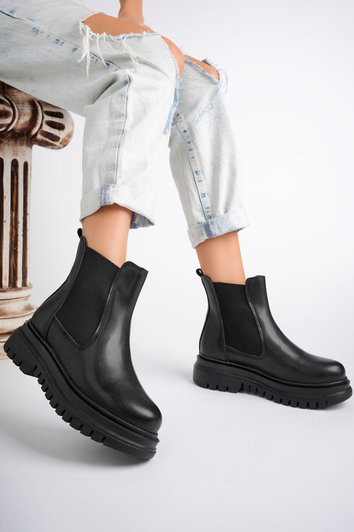 Freemax Su Geçirmez İçi Kürklü Yüksek Taban Yanlar Lastikli Çok Hafif Taban Garantili Kışlık Kadın Bot Çizme Freemax.ZEN.BOT.2223 Siyah