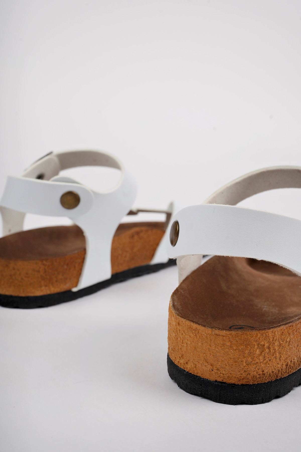 Freemax Kadın Anatomik Garantili Parmak Arası Çıtlı Kolay Giyim Sandalet Mayari 4099 Beyaz Cilt