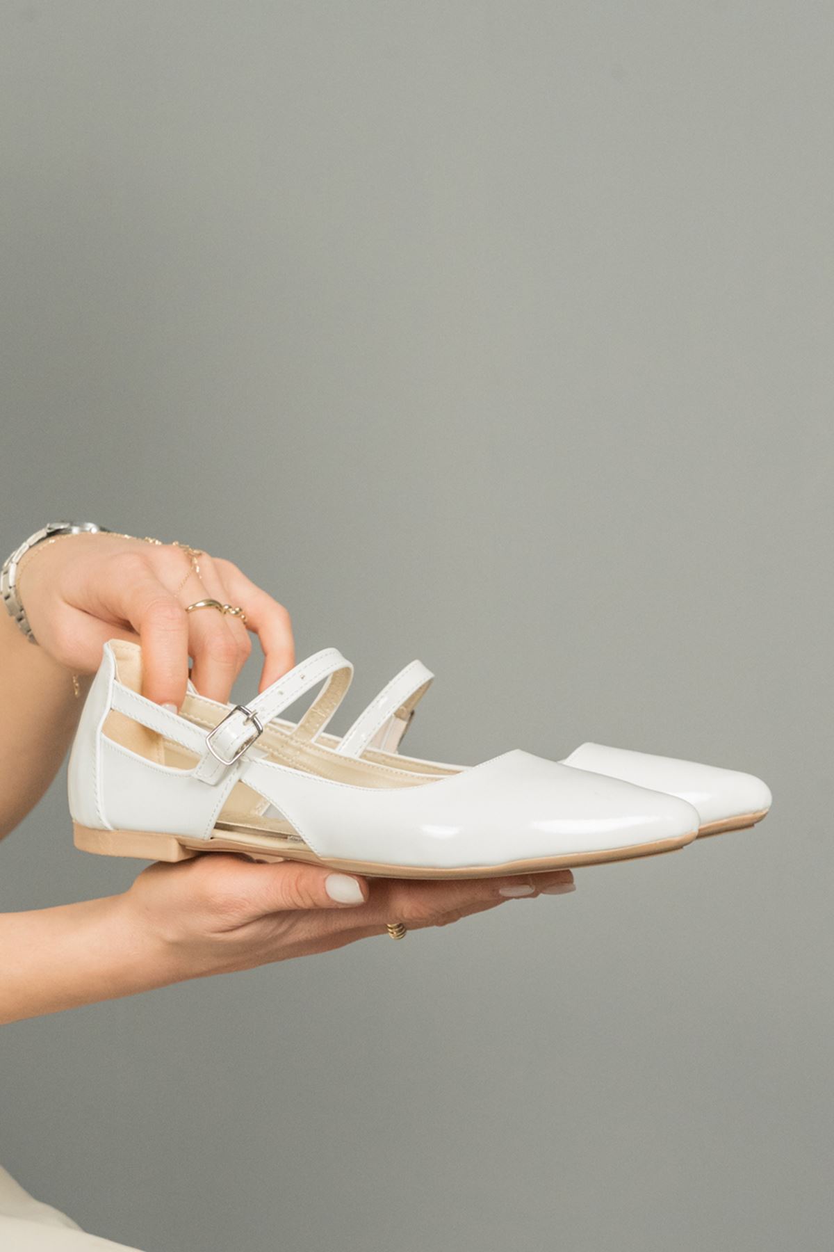 Freemax Kadın Yazlık Rahat Baretli Sivri Burun Babet Ayakkabı Freemax.2024.052 Beyaz Rugan