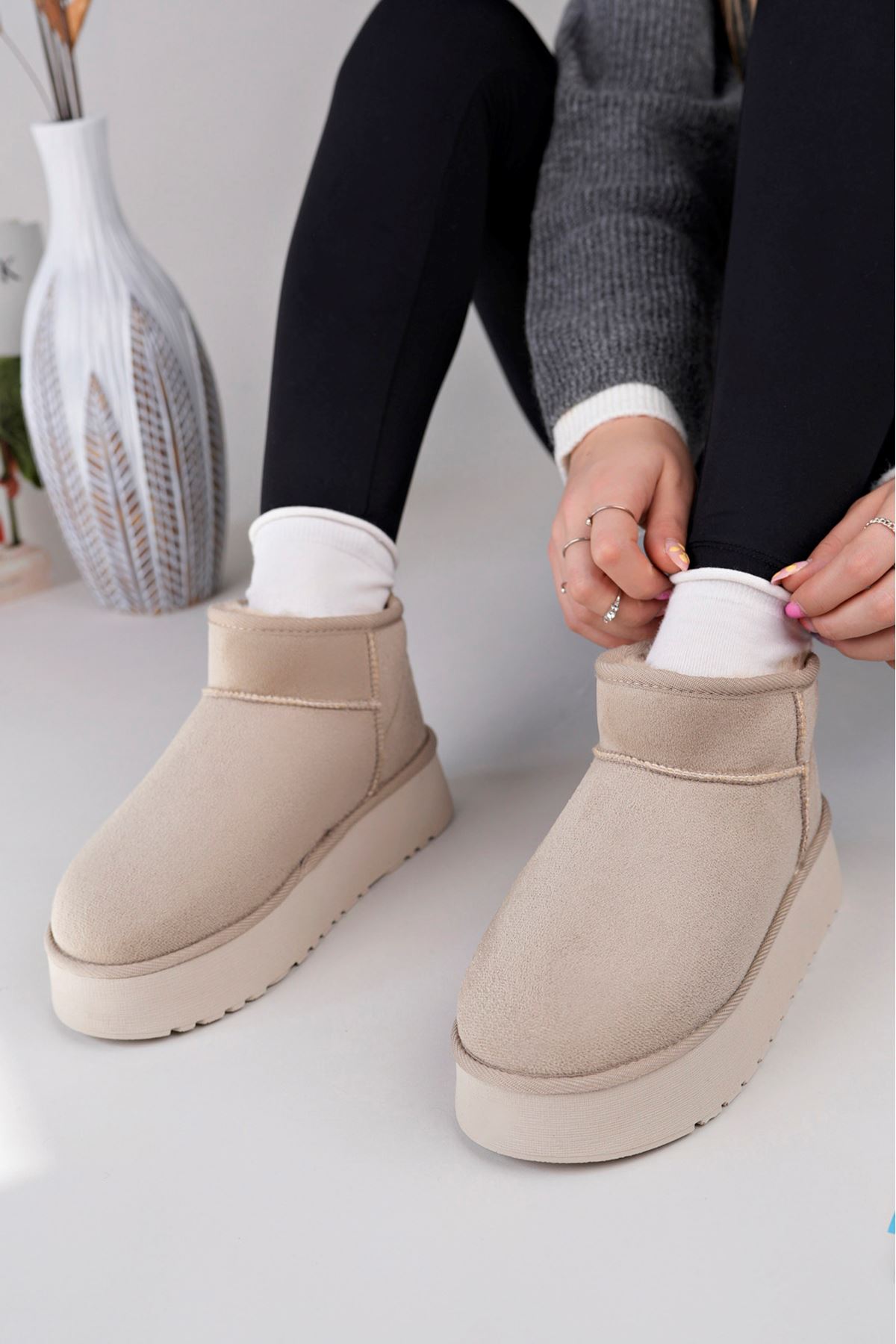 Freemax Kadın Garantili İçi Kürklü Hafif Taban Mini Bot Uggm.302 Bej