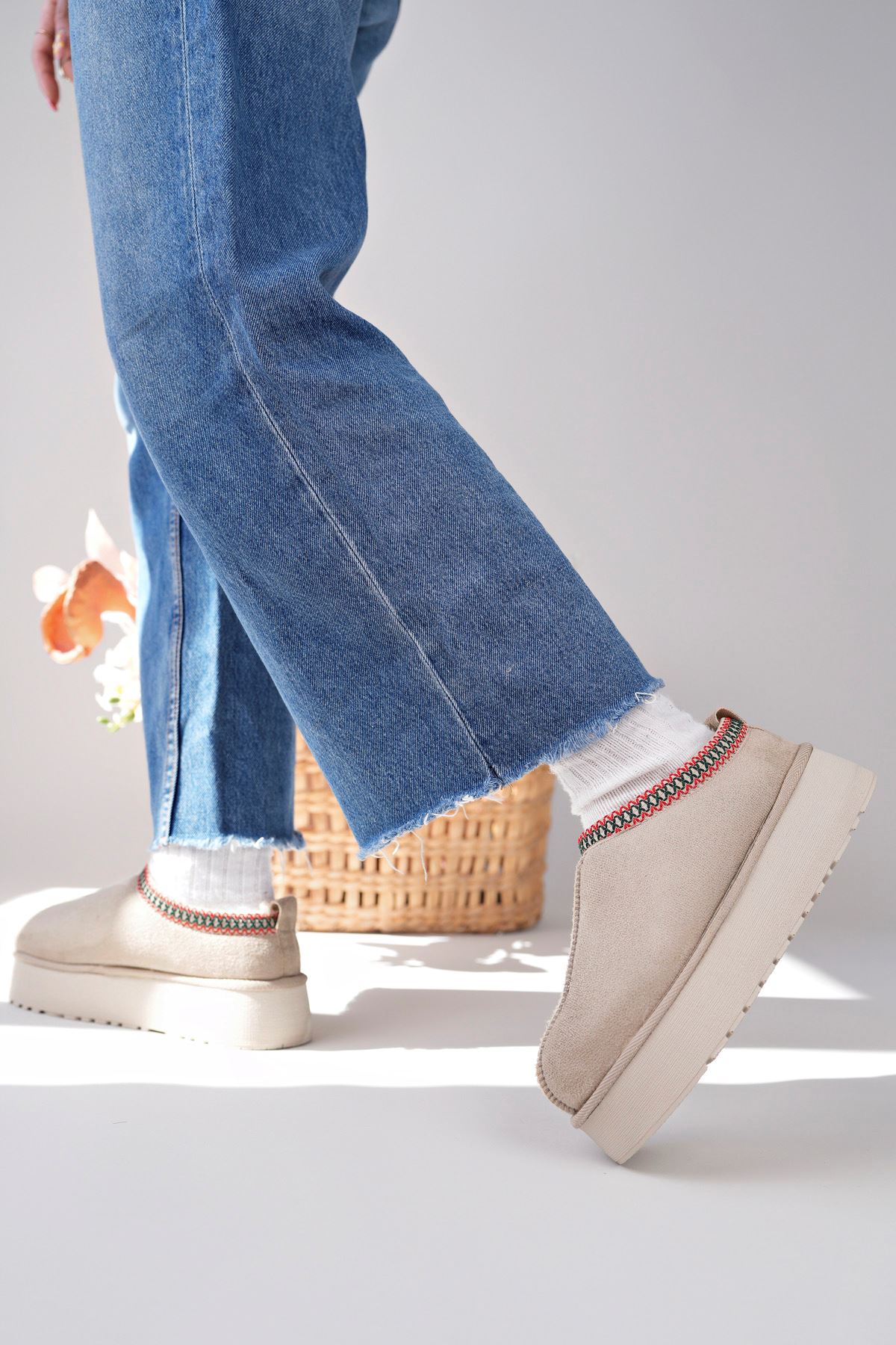 Freemax Kadın Garantili İçi Kürklü Hafif Yüksek Taban Mini Sabo Ev Terliği UggSabo.303 Bej