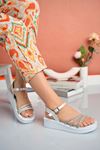 Freemax Kadın Garantili Taş Detaylı Günlük Hafif Eva Taban 4 cm Platform Sandalet Ppl.7010 Gümüş